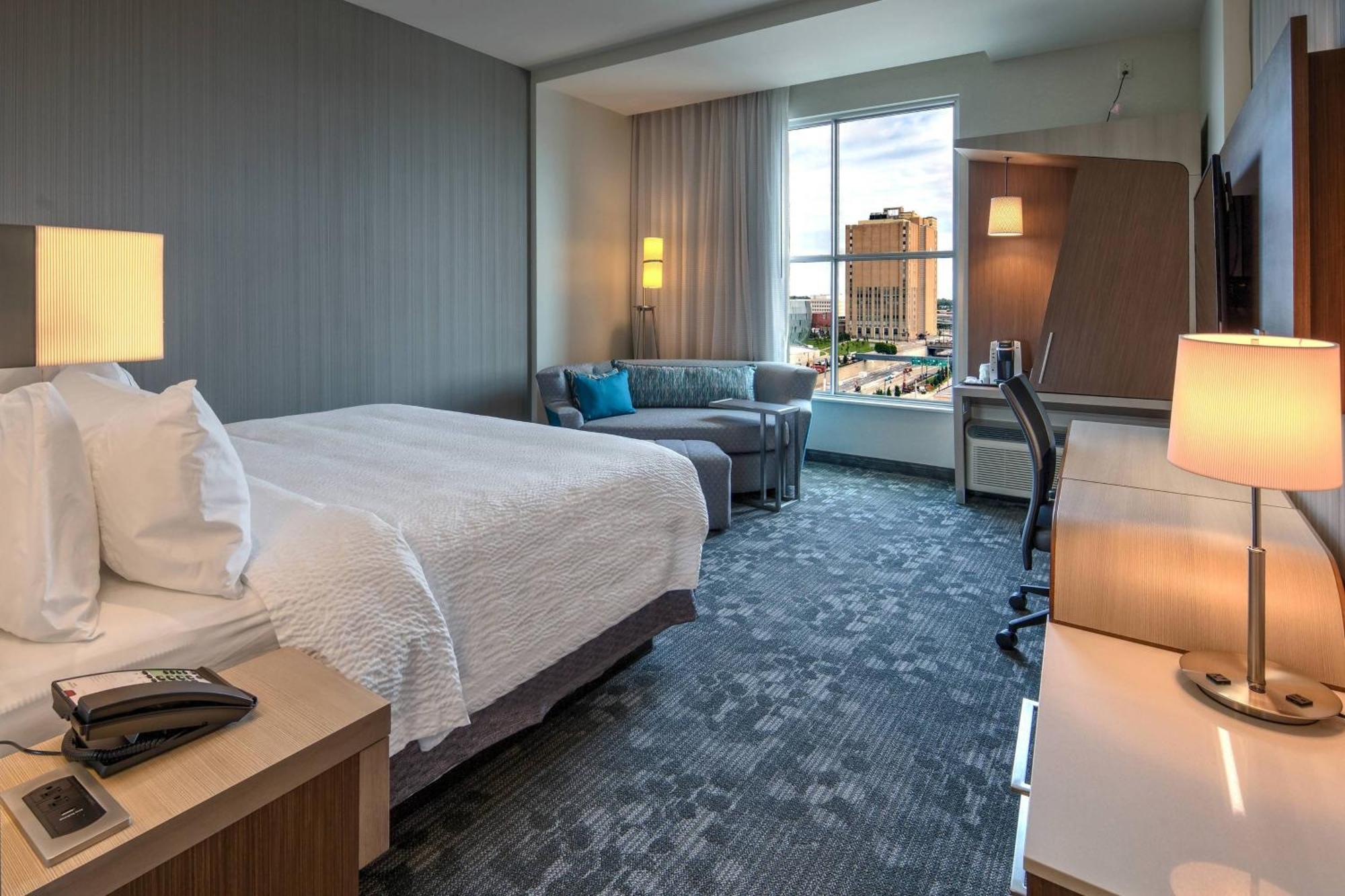 Courtyard By Marriott Kansas Downtown/convention Center Hotel Kansas City
