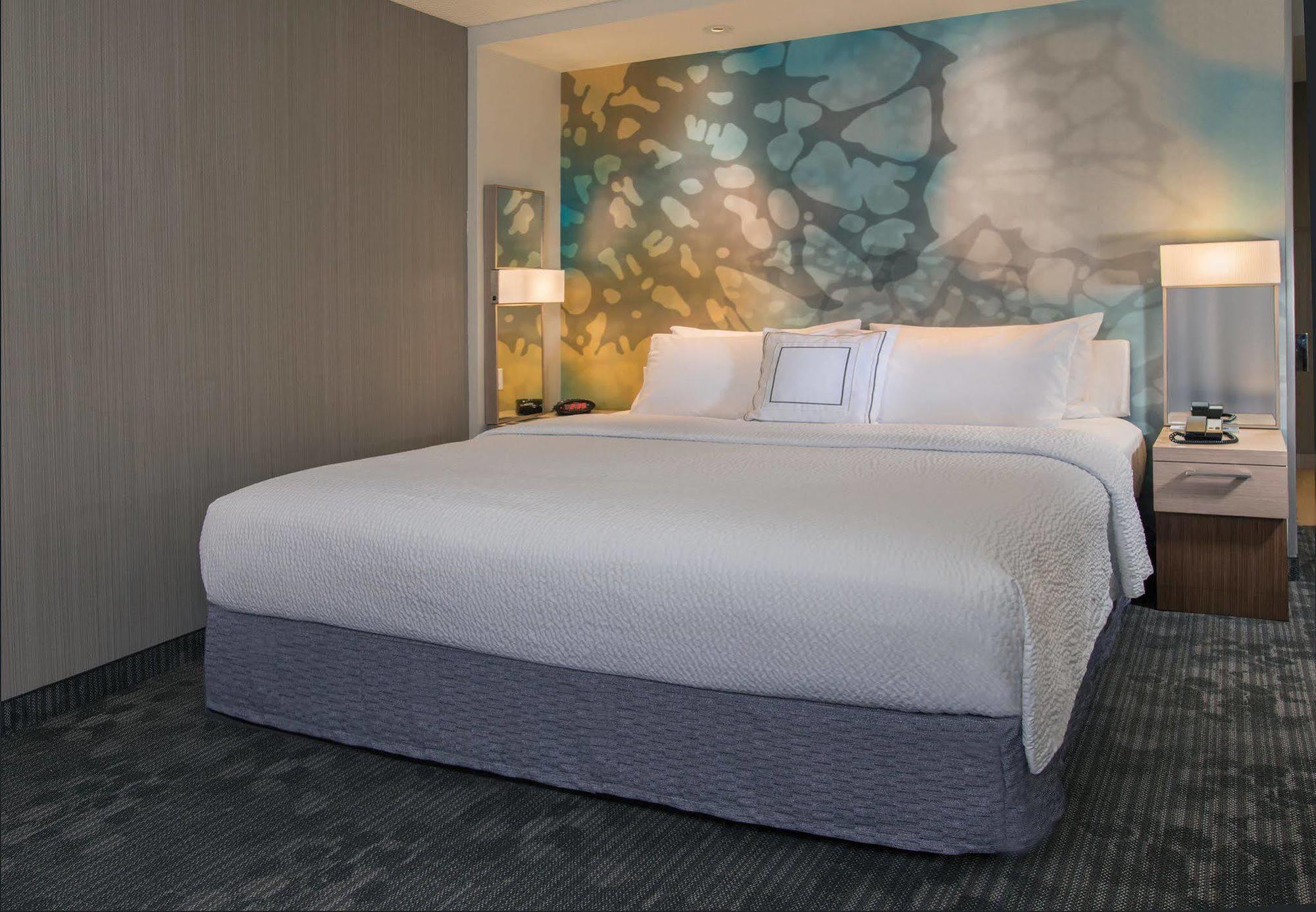 Courtyard By Marriott Kansas Downtown/convention Center Hotel Kansas City