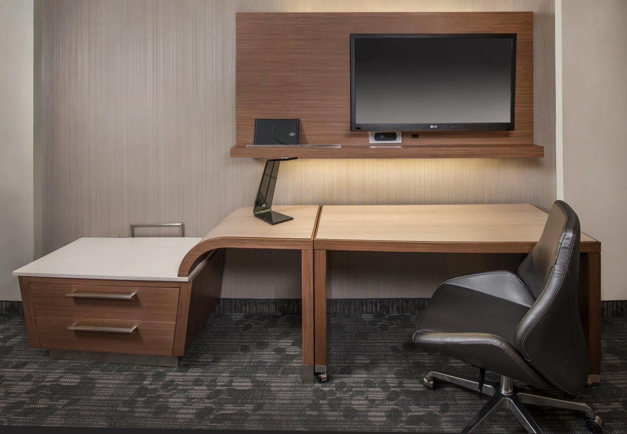Courtyard By Marriott Kansas Downtown/convention Center Hotel 3*